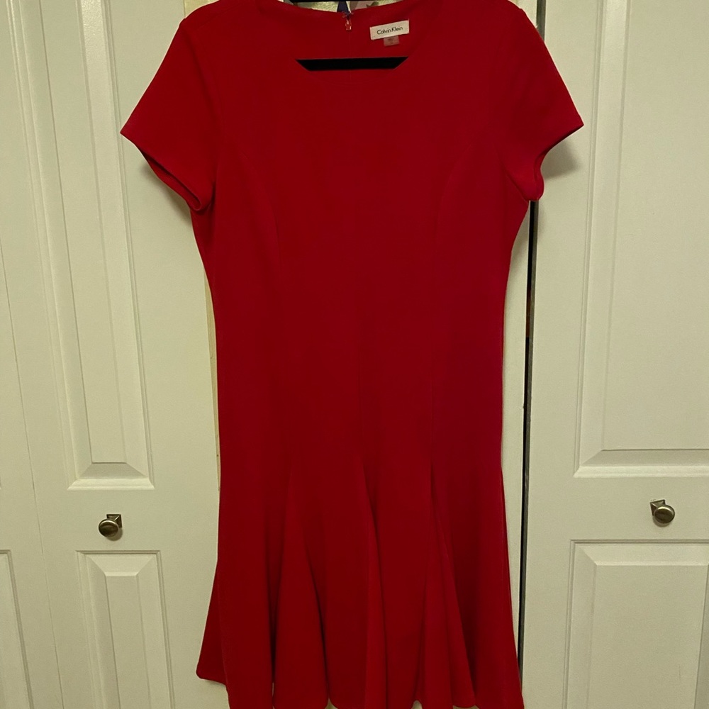 Minimal Red dress